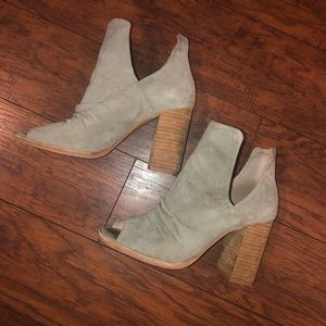 Kristin Cavallari+Chinese Laundry Peep Toe Bootie